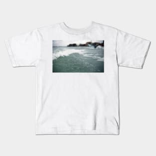 Wave splashing Kids T-Shirt